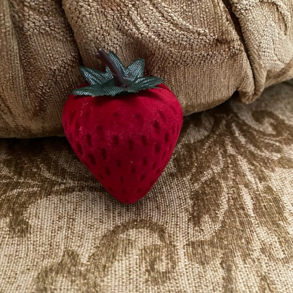 NWT Engagement ring 14k gold finish size 6 gift idea - Picture 2 of 10